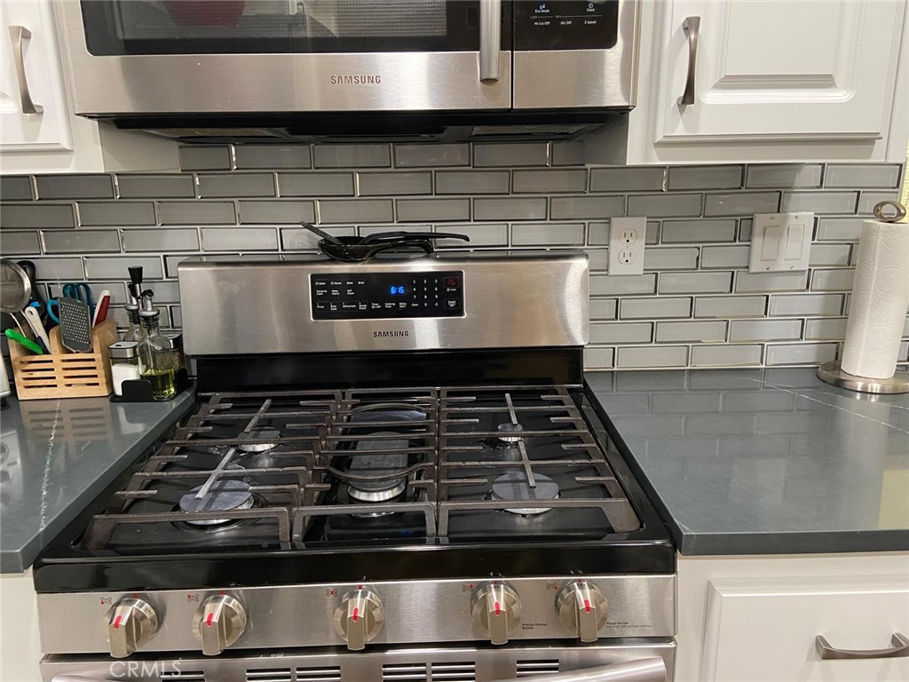 8020 E Goldenrod Lane