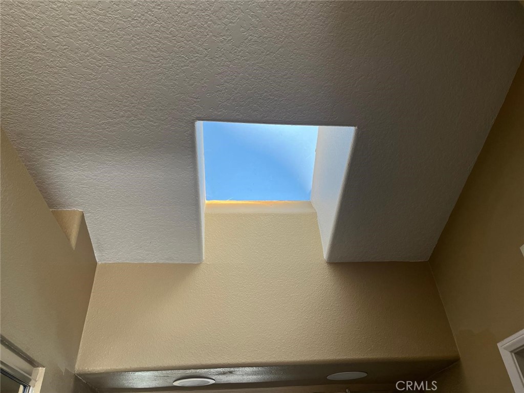 8020 E Goldenrod Lane