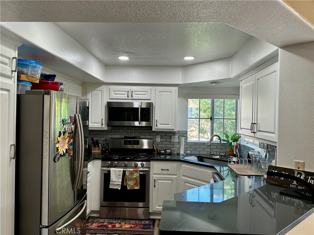 8020 E Goldenrod Lane