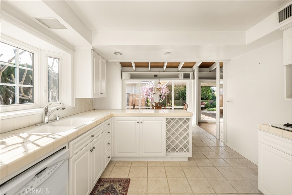 14031 La Barca Drive