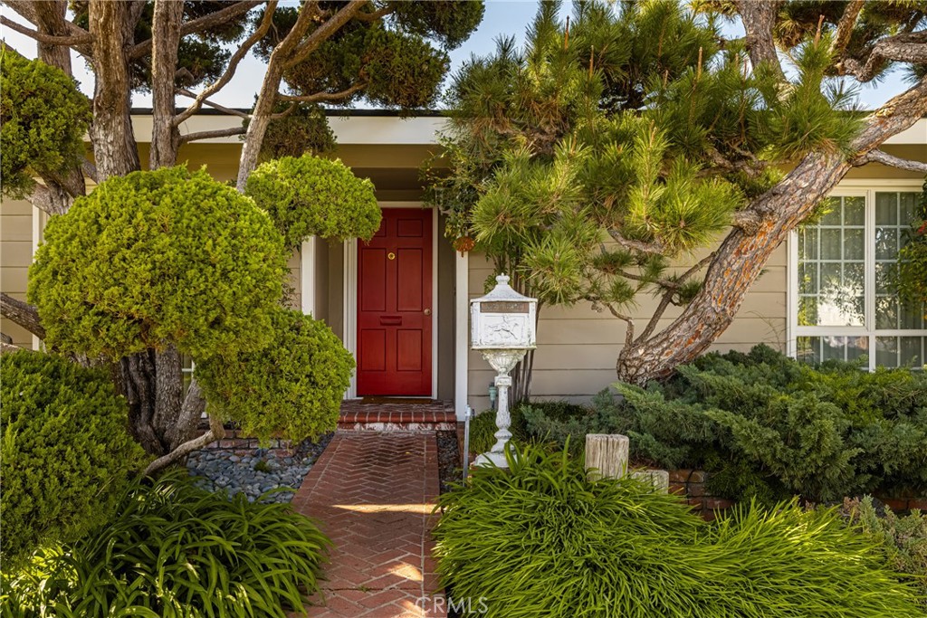 14031 La Barca Drive