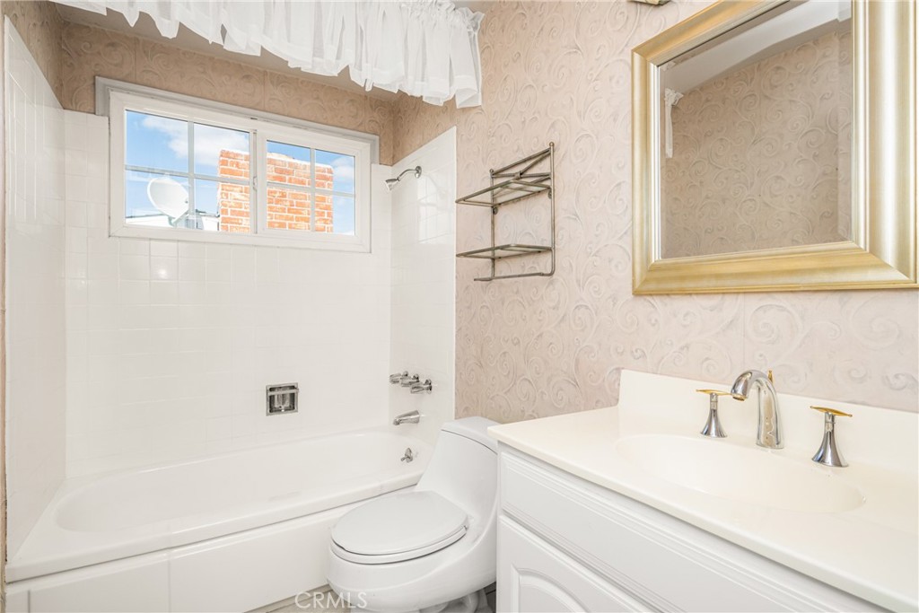 14031 La Barca Drive