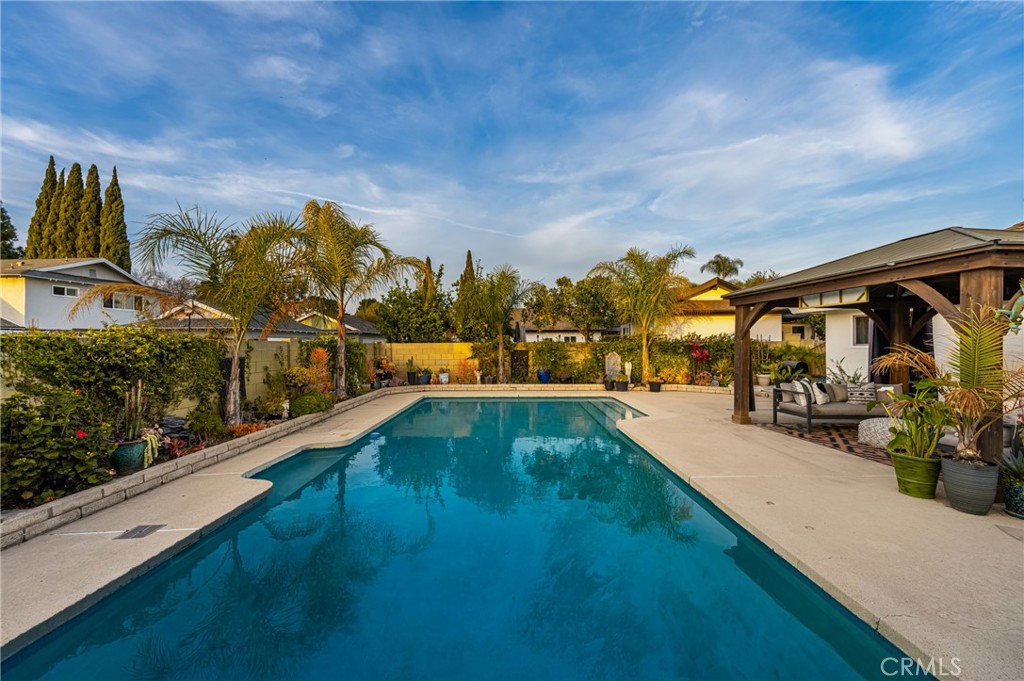 401 E Riverview Avenue