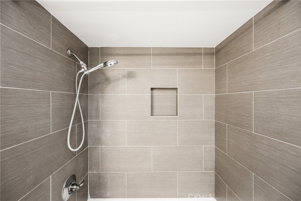 401 E Riverview Avenue