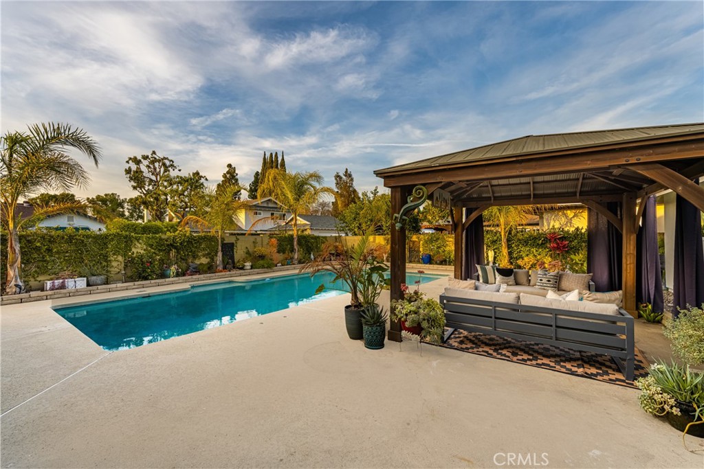 401 E Riverview Avenue