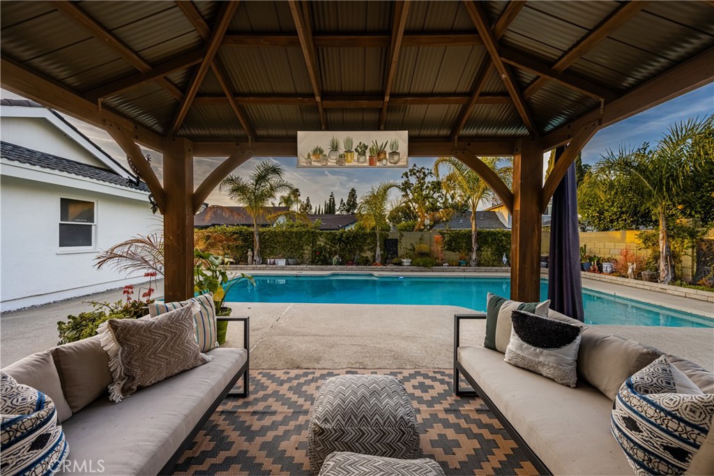 401 E Riverview Avenue