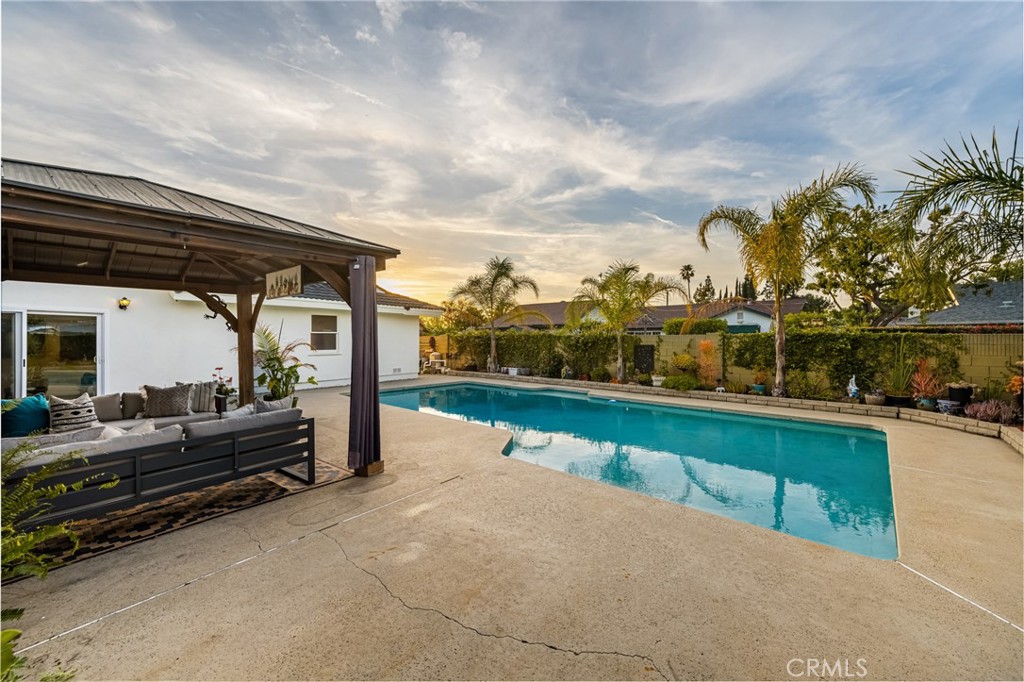 401 E Riverview Avenue