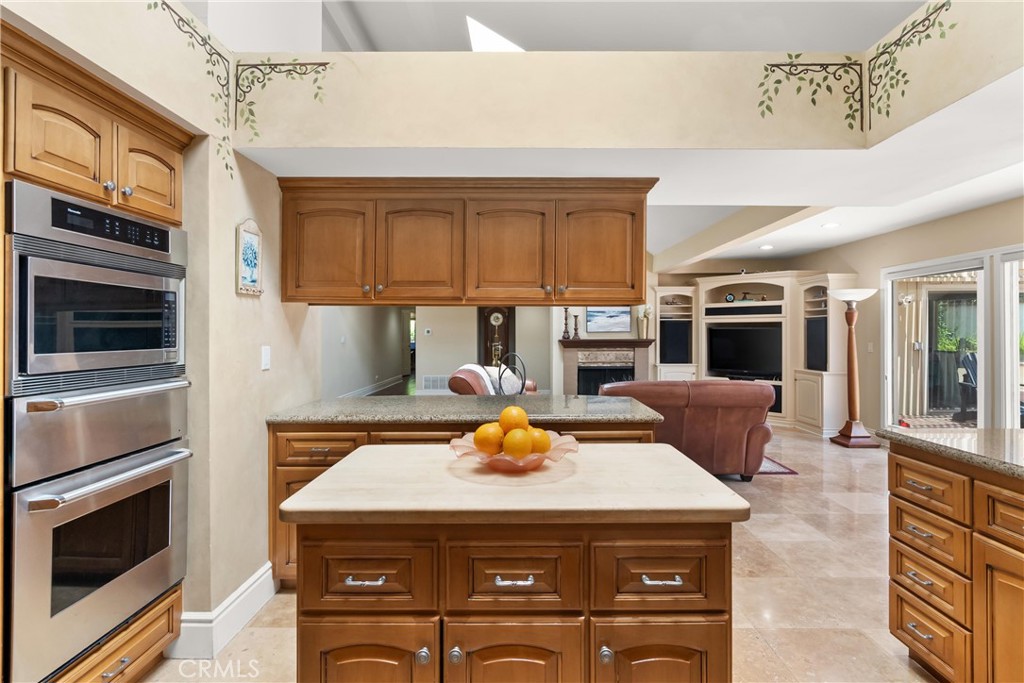 18811 Ridgeview Circle
