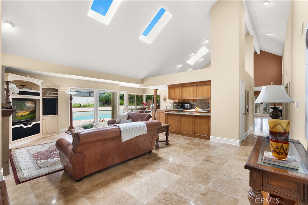 18811 Ridgeview Circle