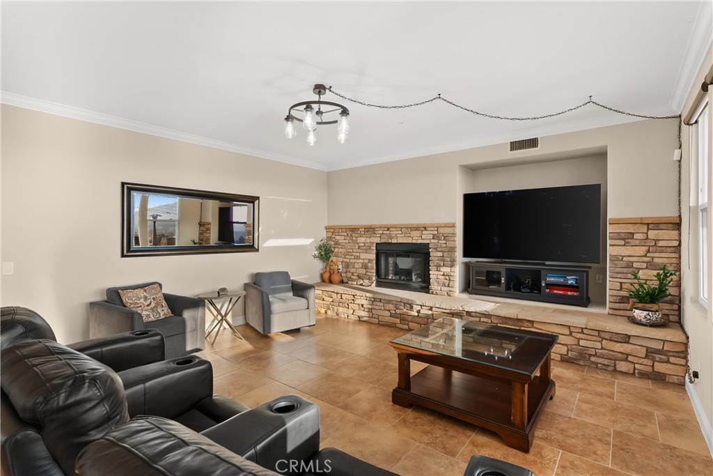 1104 Thoroughbred Lane
