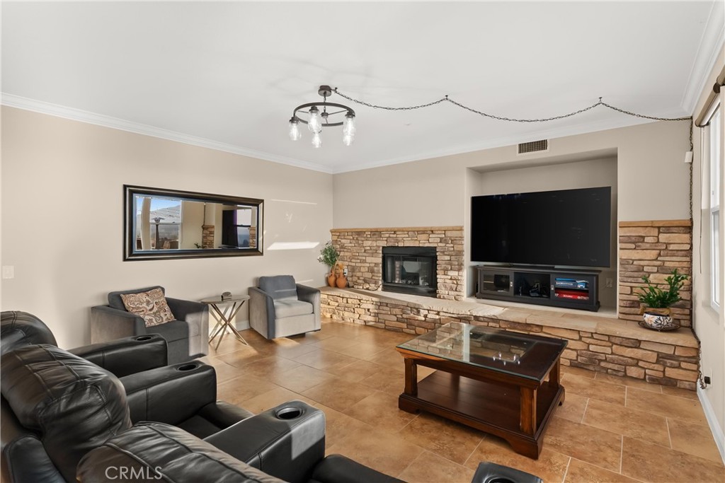 1104 Thoroughbred Lane