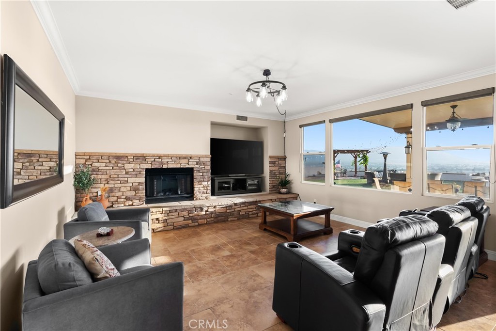 1104 Thoroughbred Lane