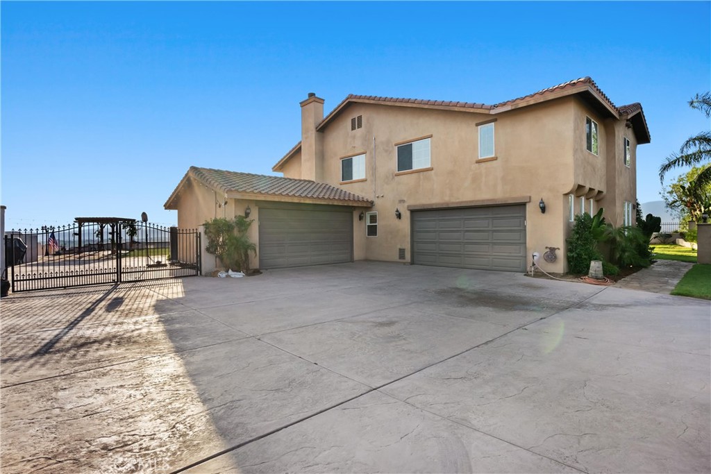 1104 Thoroughbred Lane