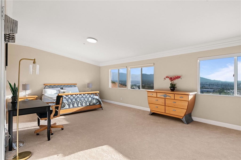 1104 Thoroughbred Lane