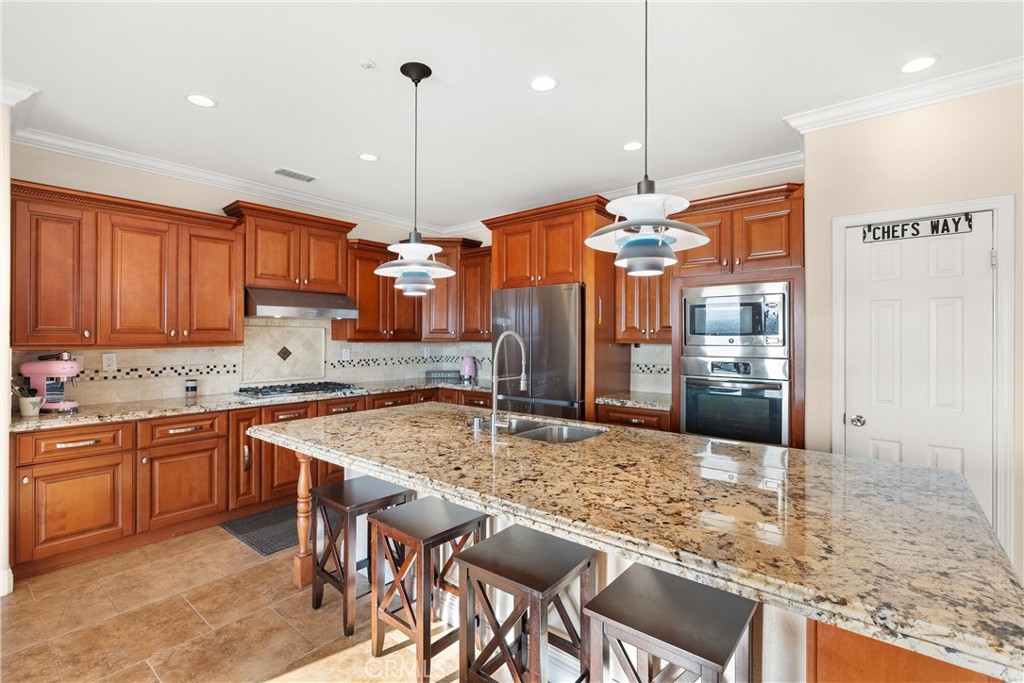 1104 Thoroughbred Lane