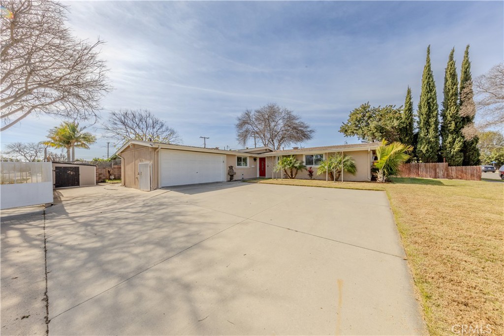 2138 W Niobe Avenue