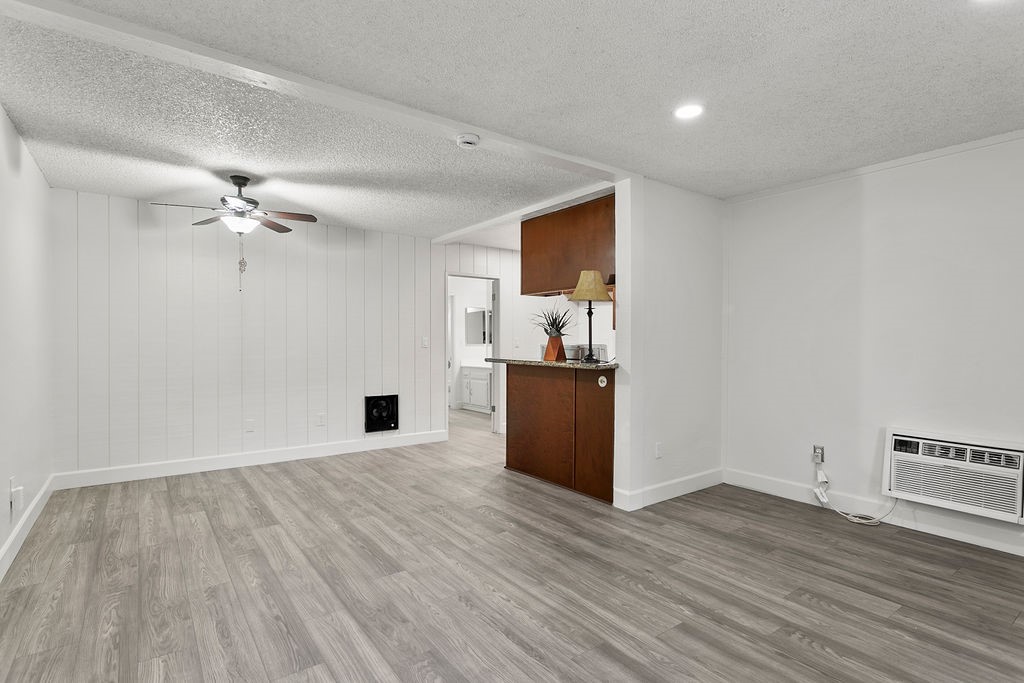 1000 W Macarthur Boulevard 67