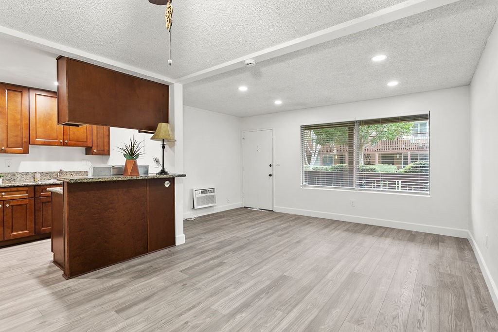 1000 W Macarthur Boulevard 67