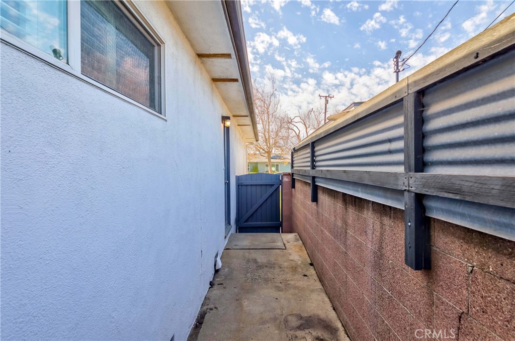 2139 W 169th Place