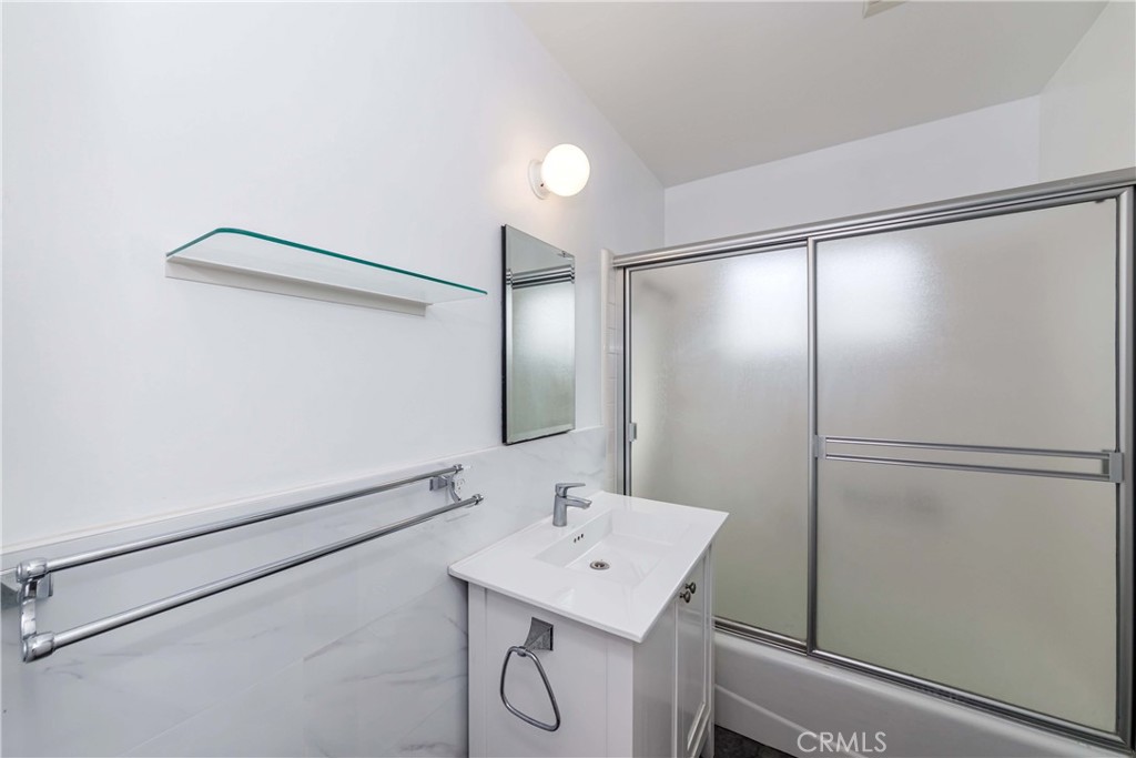 2139 W 169th Place