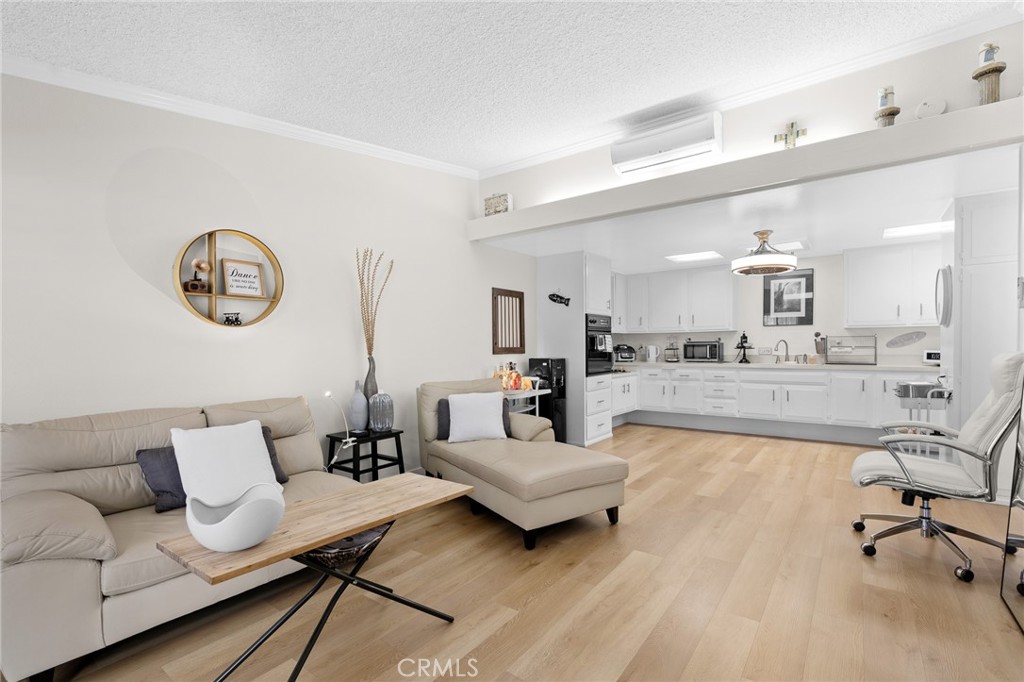 13121 Del Monte Dr M11-283J