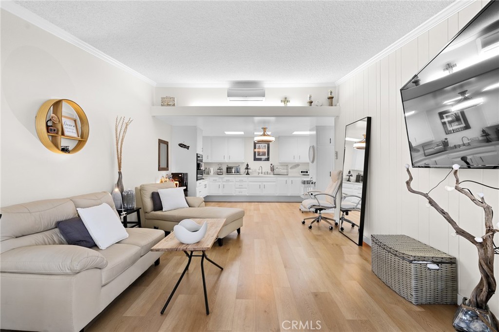13121 Del Monte Dr M11-283J