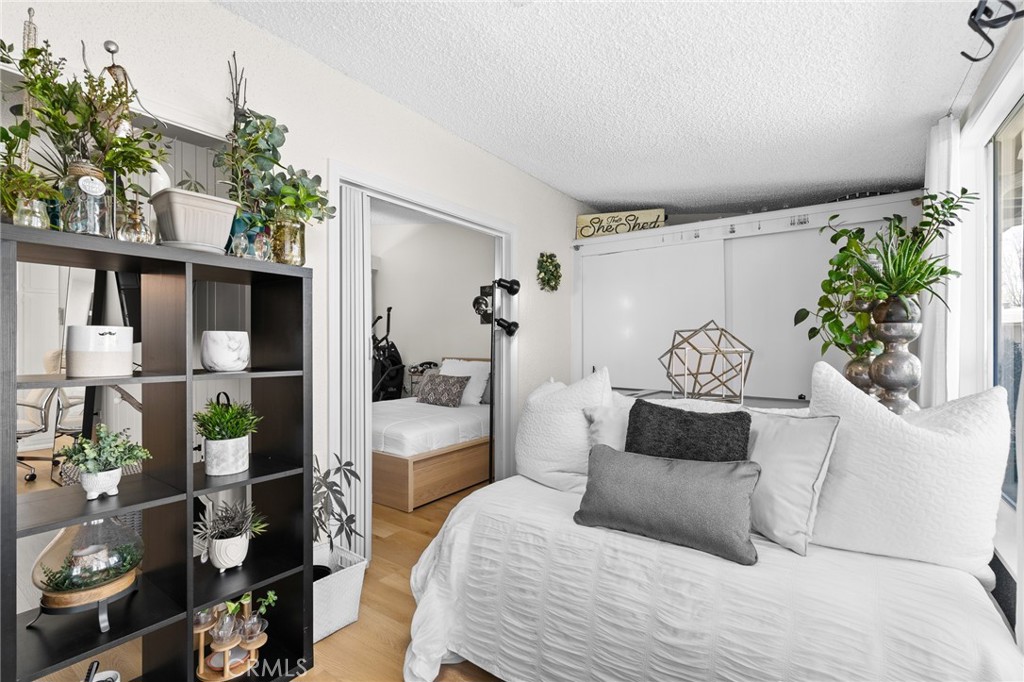 13121 Del Monte Dr M11-283J