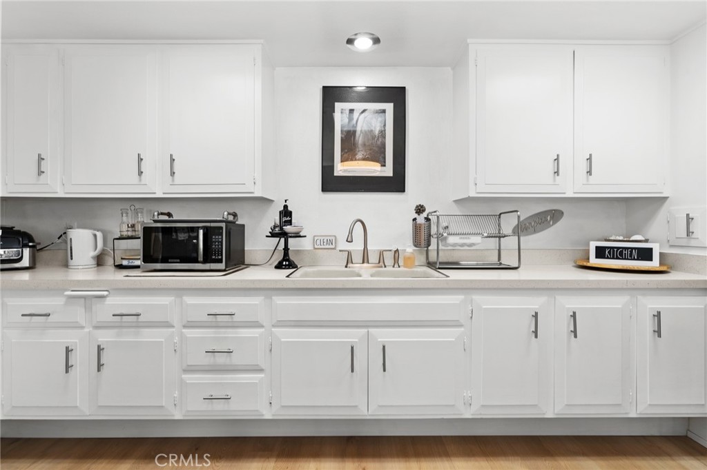 13121 Del Monte Dr M11-283J