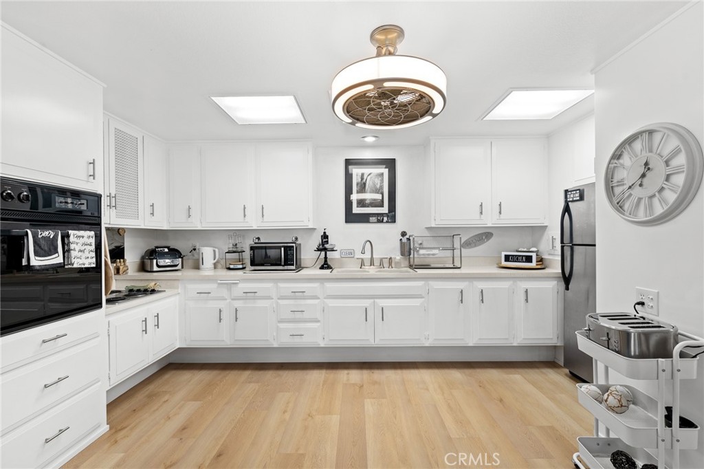 13121 Del Monte Dr M11-283J