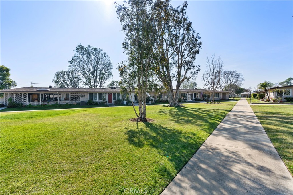 13121 Del Monte Dr M11-283J