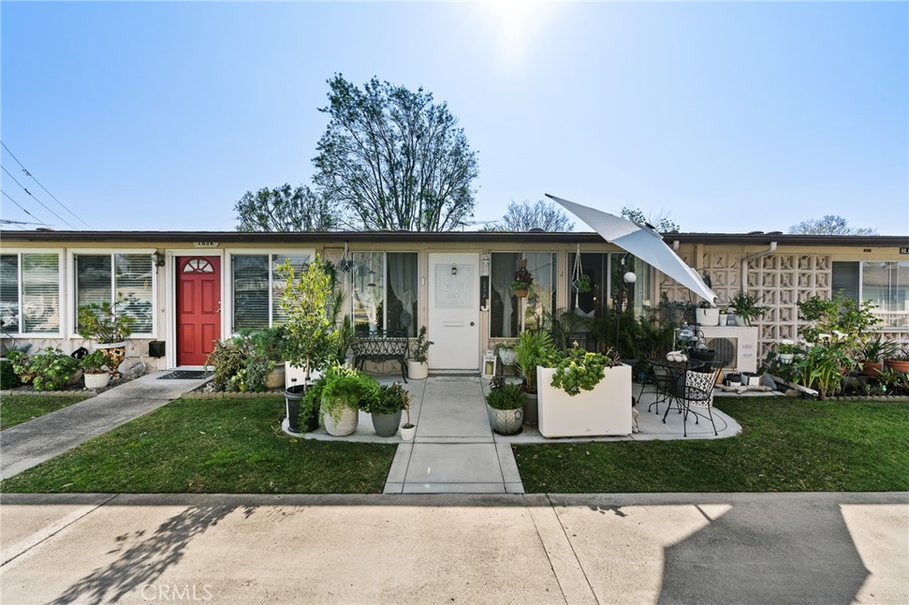 13121 Del Monte Dr M11-283J