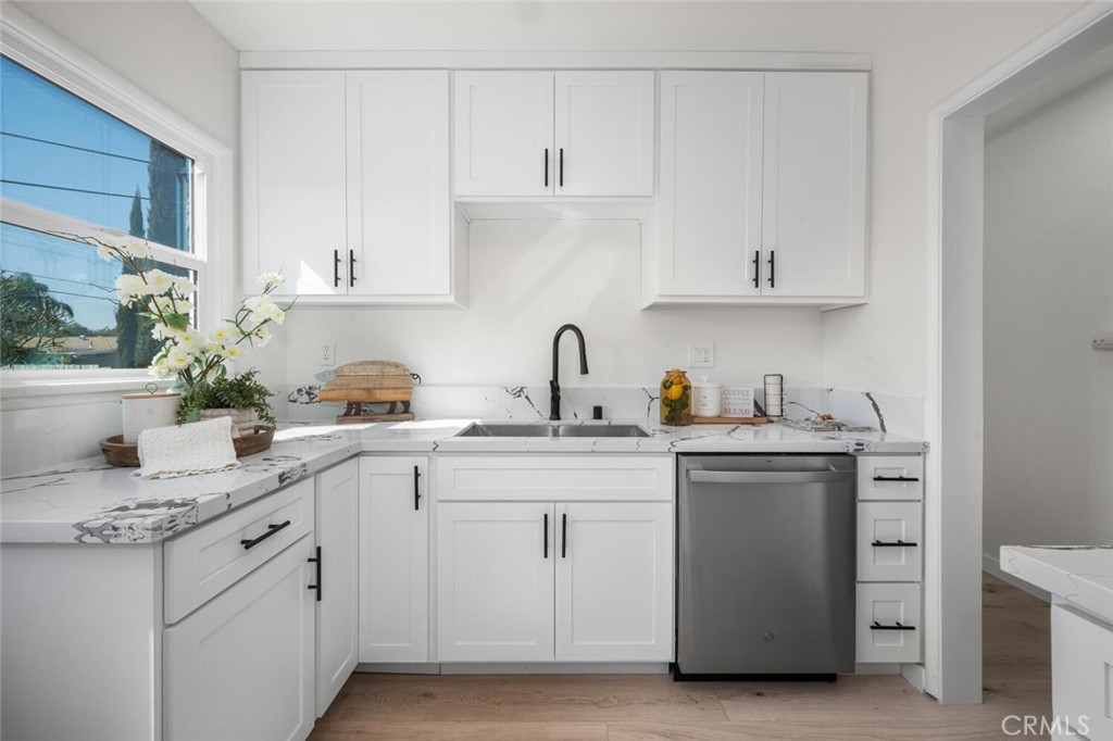 10902 Van Ruiten Street