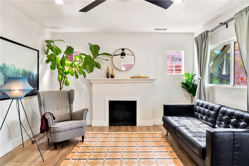 328 S Avenue 63