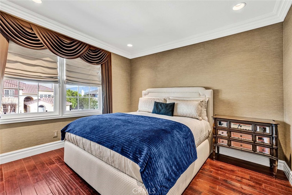 1025 S Sunstream Lane