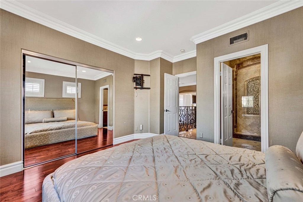 1025 S Sunstream Lane