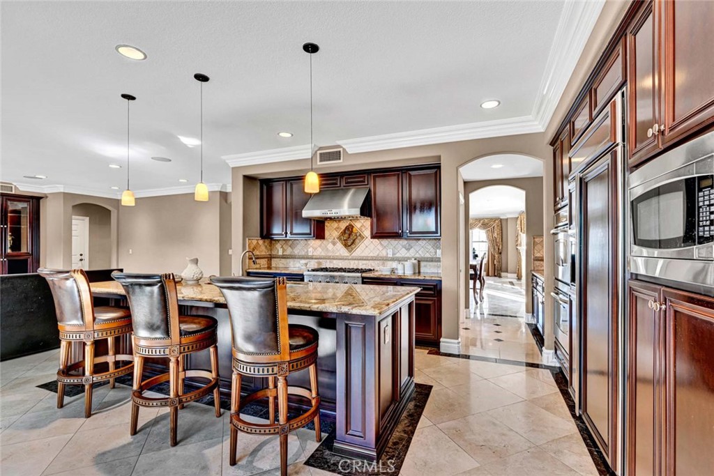 1025 S Sunstream Lane