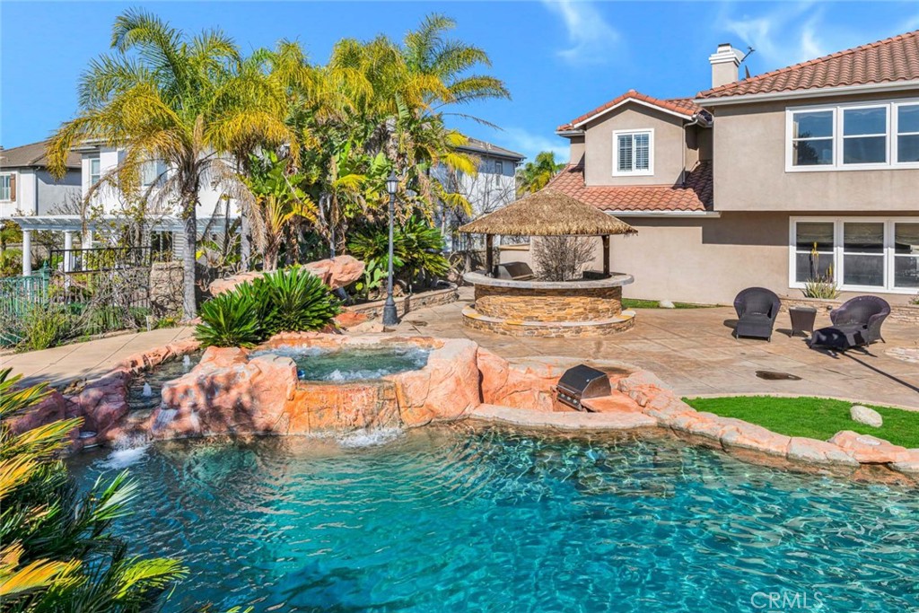 1025 S Sunstream Lane