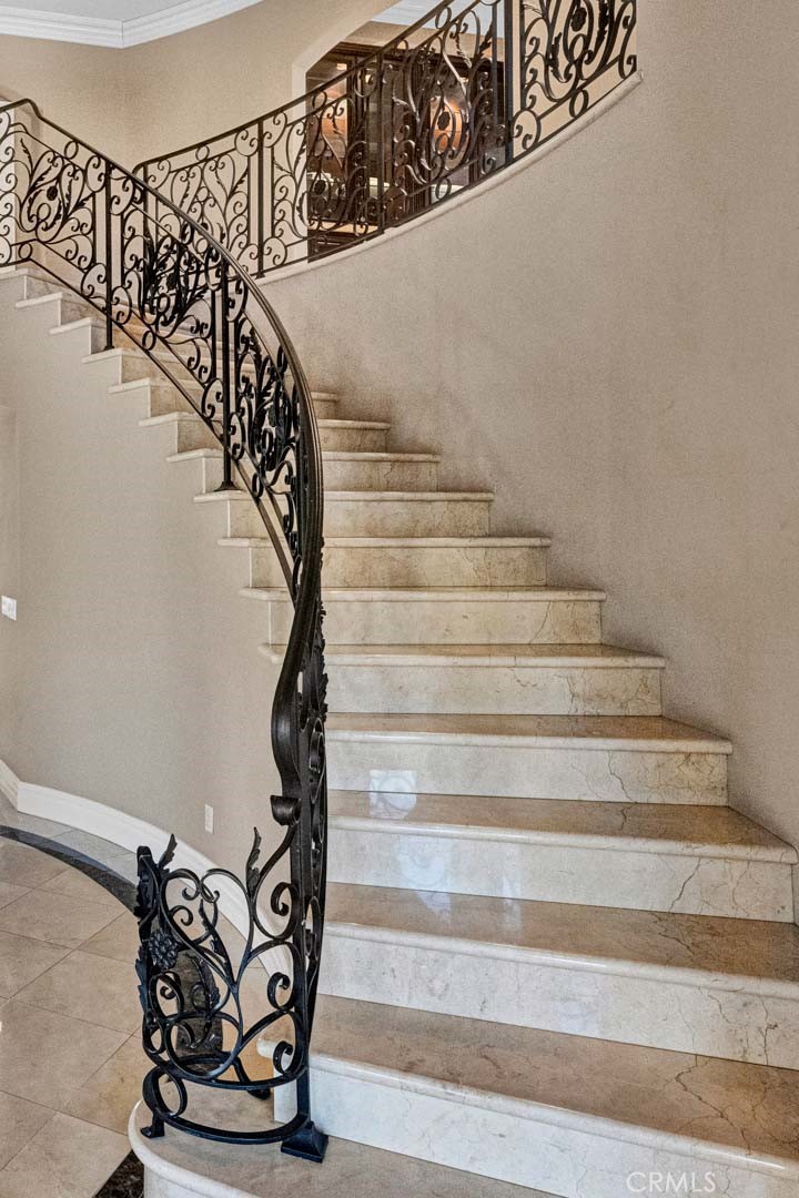 1025 S Sunstream Lane