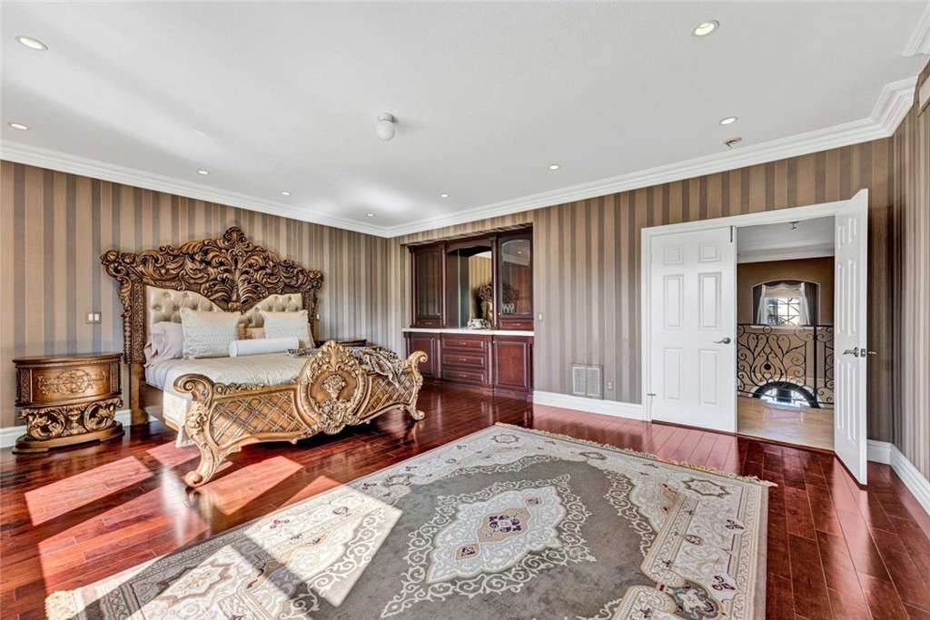 1025 S Sunstream Lane