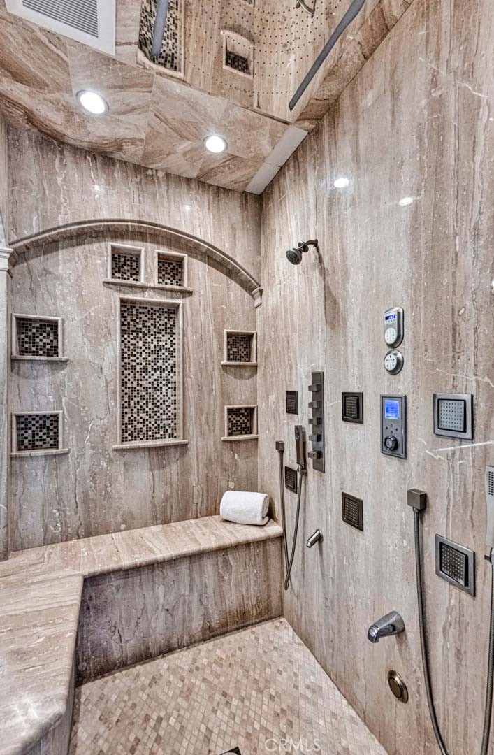 1025 S Sunstream Lane