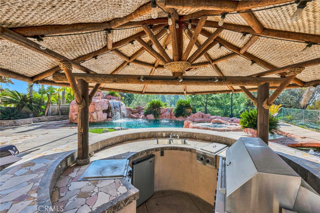 1025 S Sunstream Lane