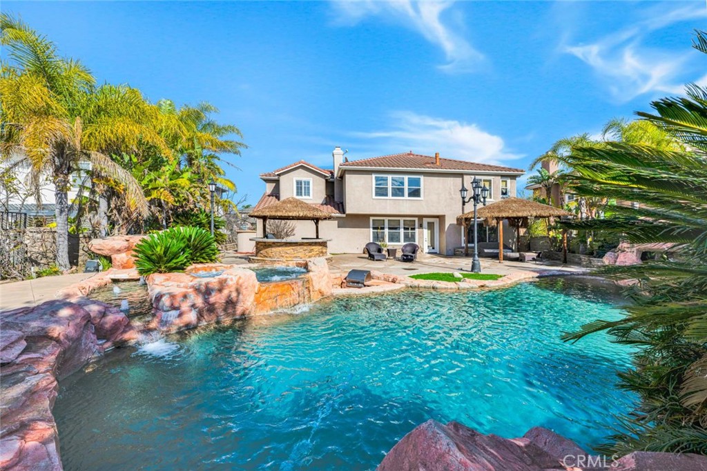 1025 S Sunstream Lane