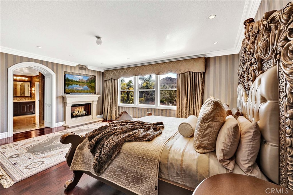 1025 S Sunstream Lane