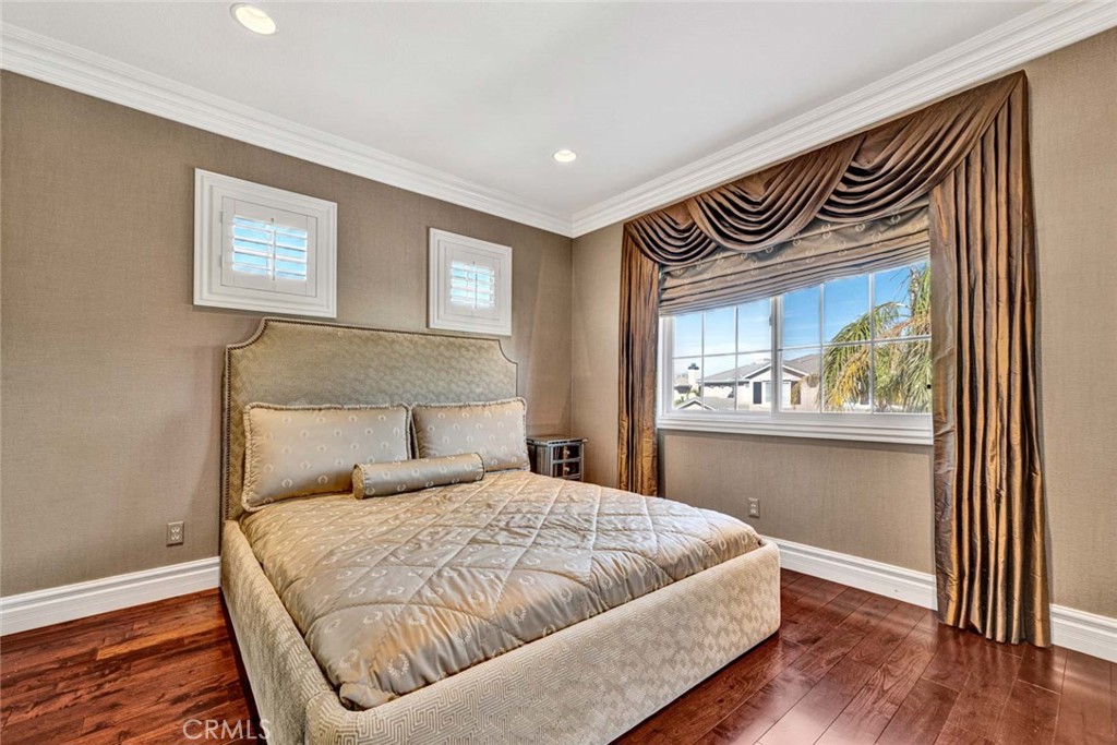 1025 S Sunstream Lane