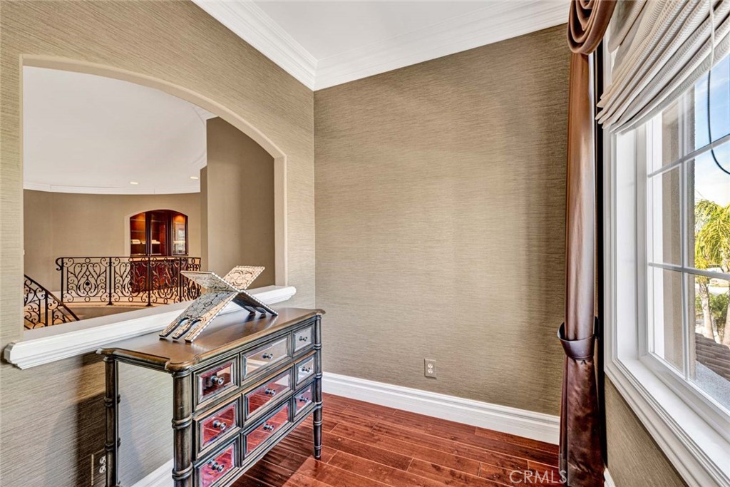 1025 S Sunstream Lane