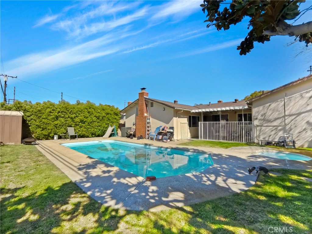 1223 South Oakhaven Drive