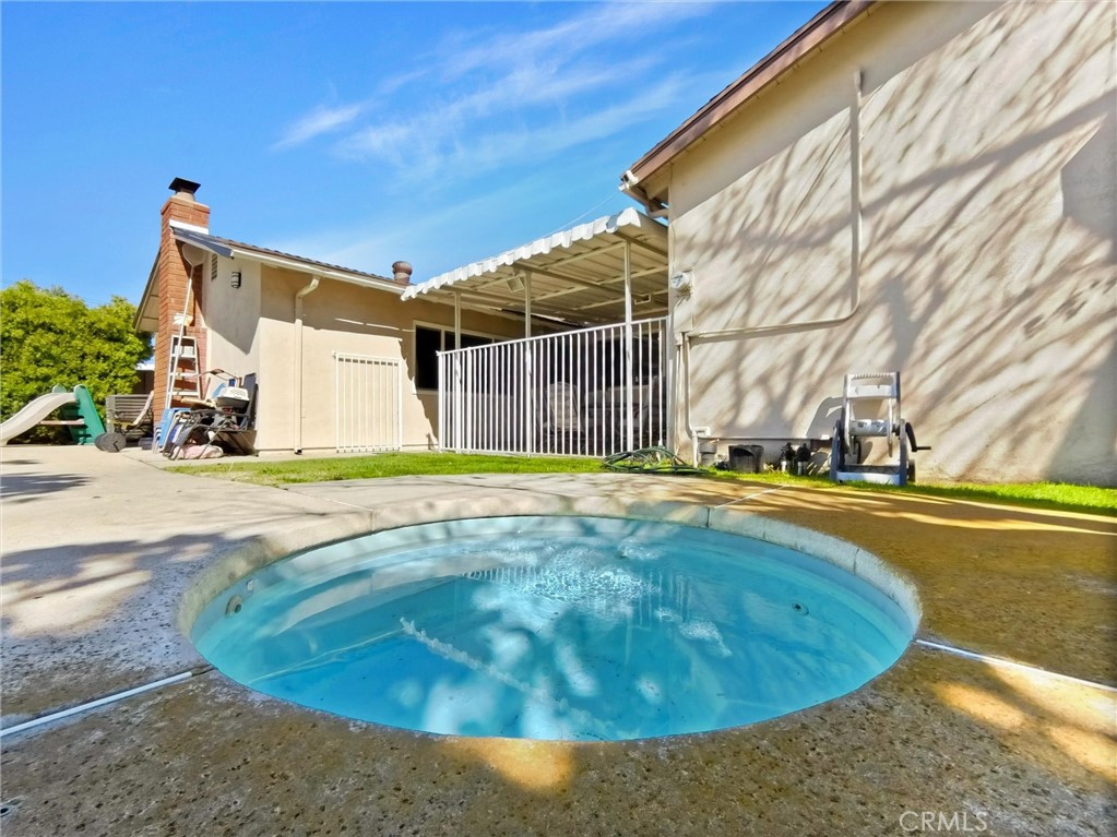 1223 South Oakhaven Drive