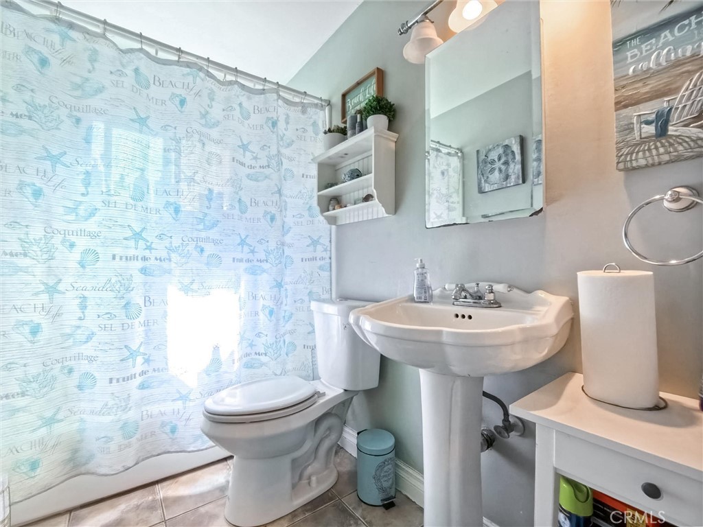 1223 South Oakhaven Drive