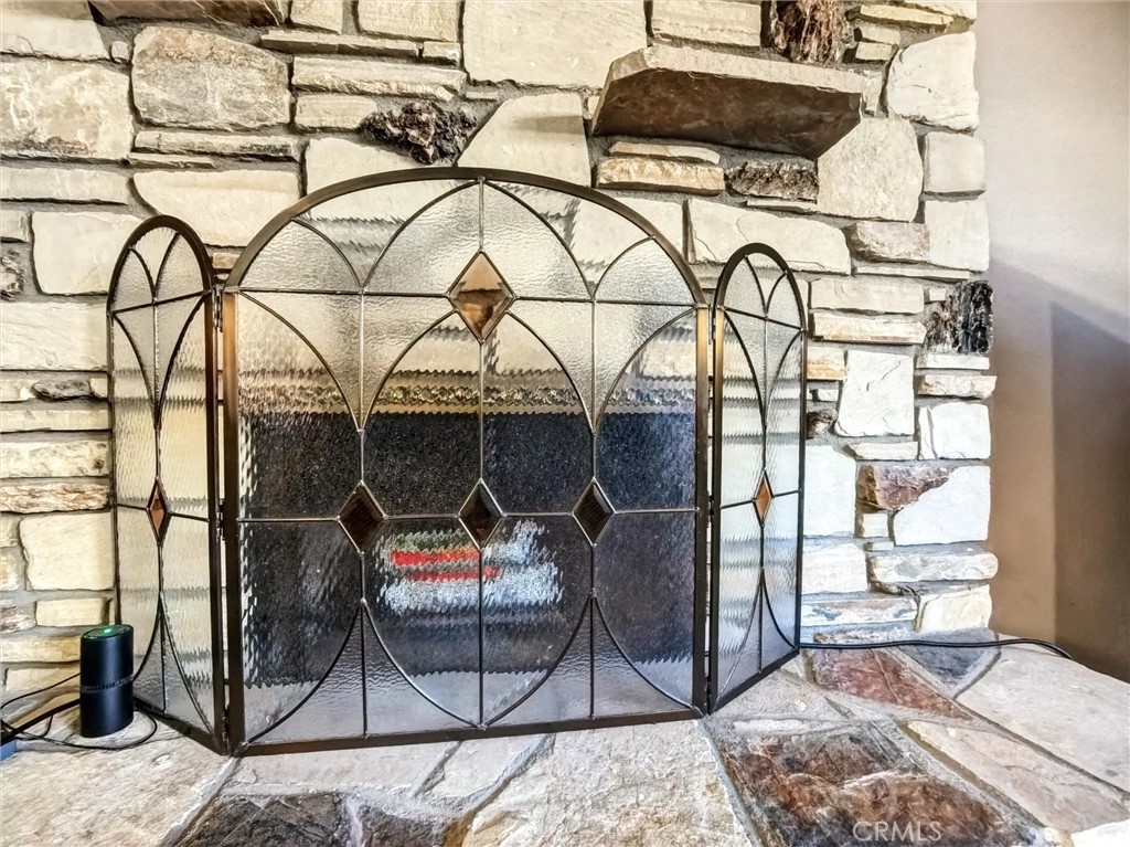 1223 South Oakhaven Drive