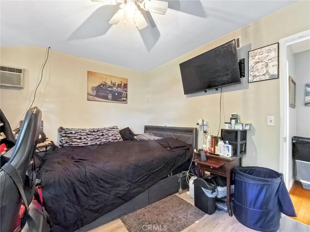 1223 South Oakhaven Drive